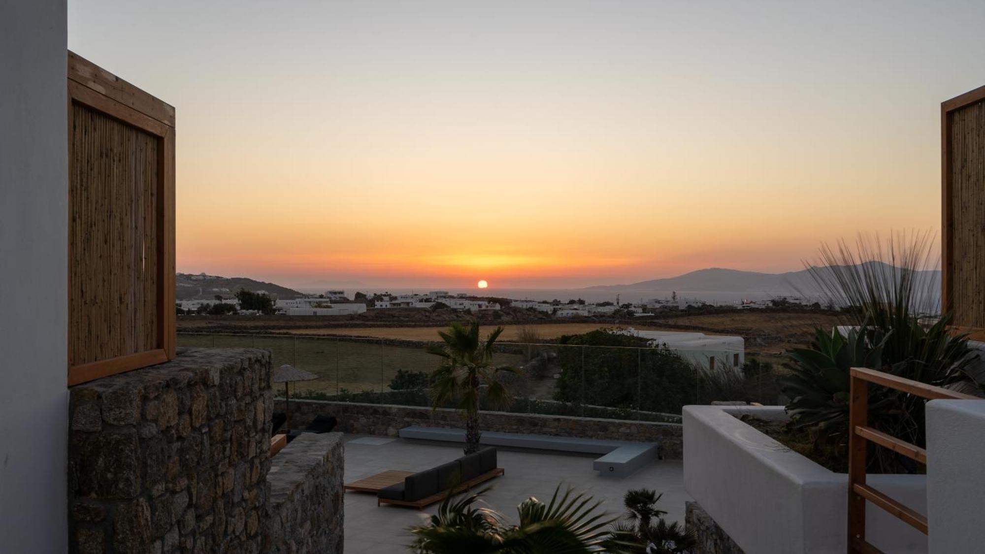 Regency Sunset Suites Mykonos Town エクステリア 写真